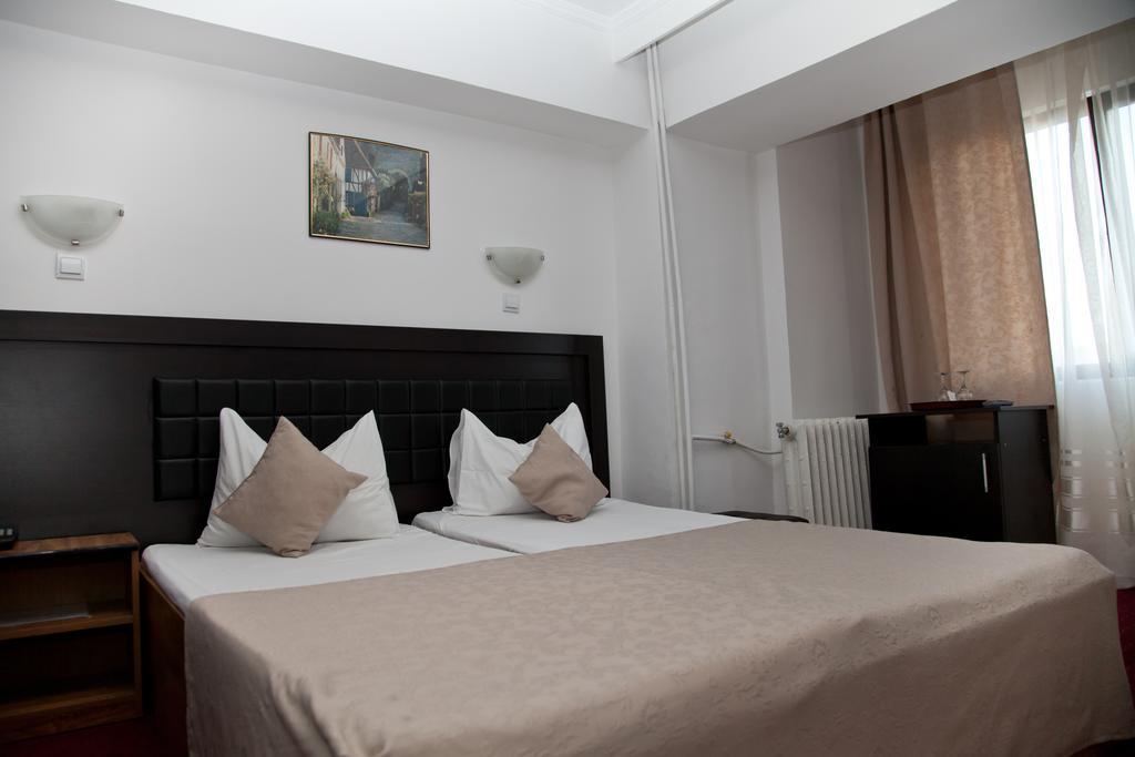 Hotel Metropol Pitesti Room photo