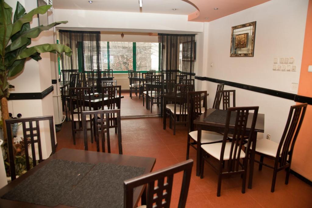 Hotel Metropol Pitesti Exterior photo