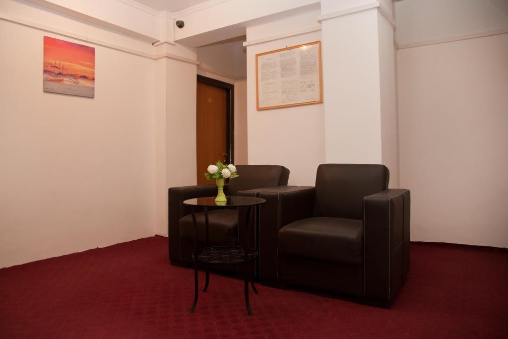 Hotel Metropol Pitesti Exterior photo